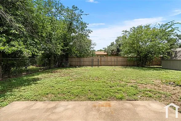 3915 Hillside Dr — Photo 34