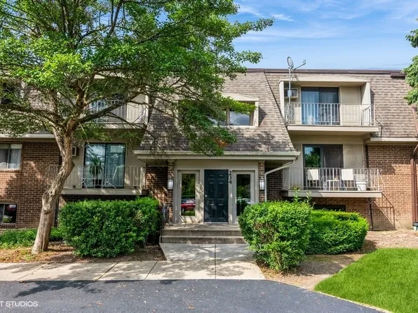 234 E Bailey Rd APT B, Naperville, IL 60565