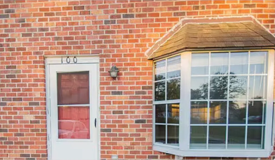 100 Warren Cir