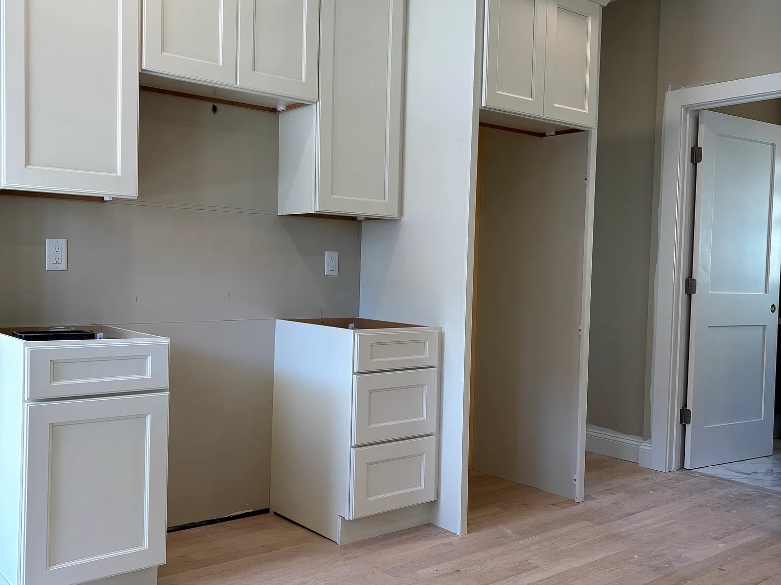 2 bed, 1095 sqft, $2,500 — Photo 3