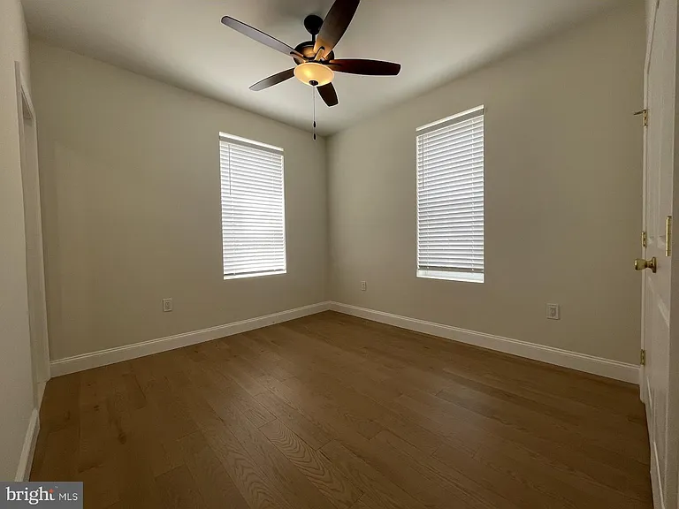 2101 S Hicks St — Photo 12