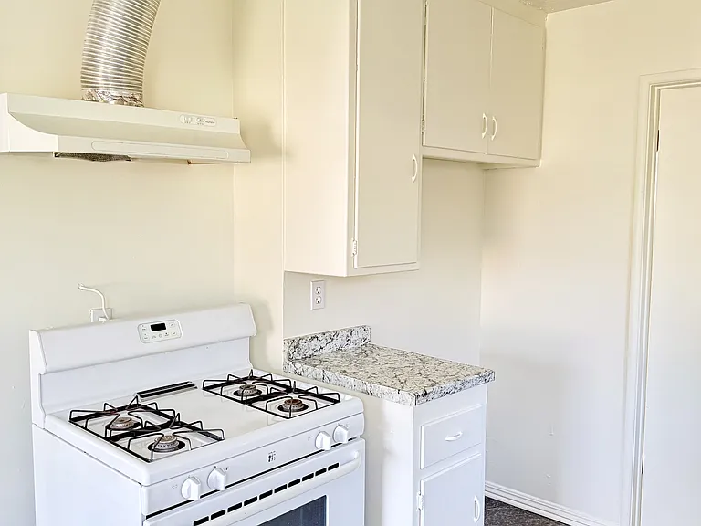 24448 Myers Ave — Photo 7
