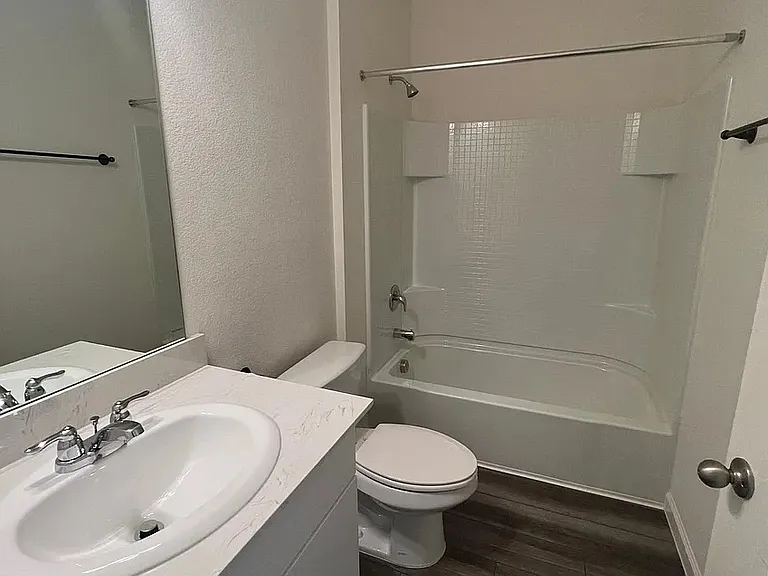 212 Savannah Way — Photo 26