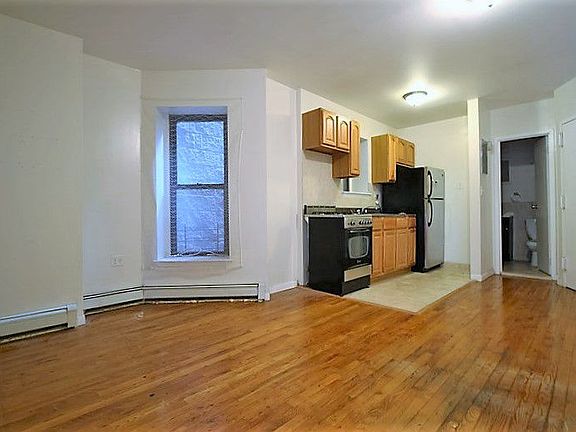 3rd image of 41 Underhill Ave #3