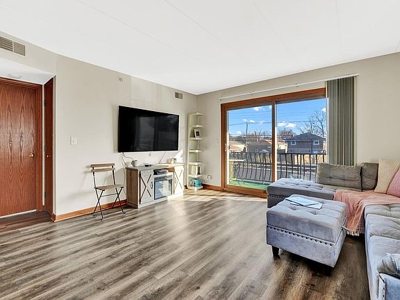 3rd image of 5359 Edison Ave APT 2S