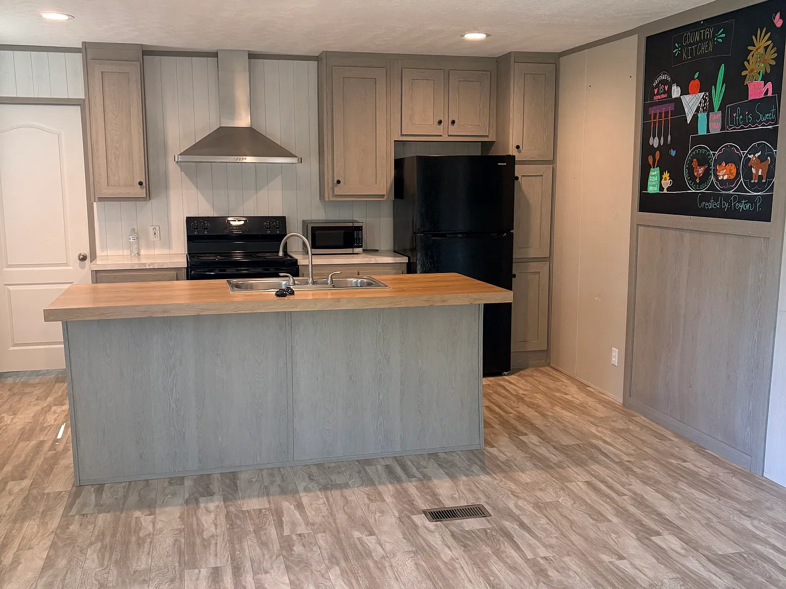 2 bed, 960 sqft, $1,300 — Photo 2