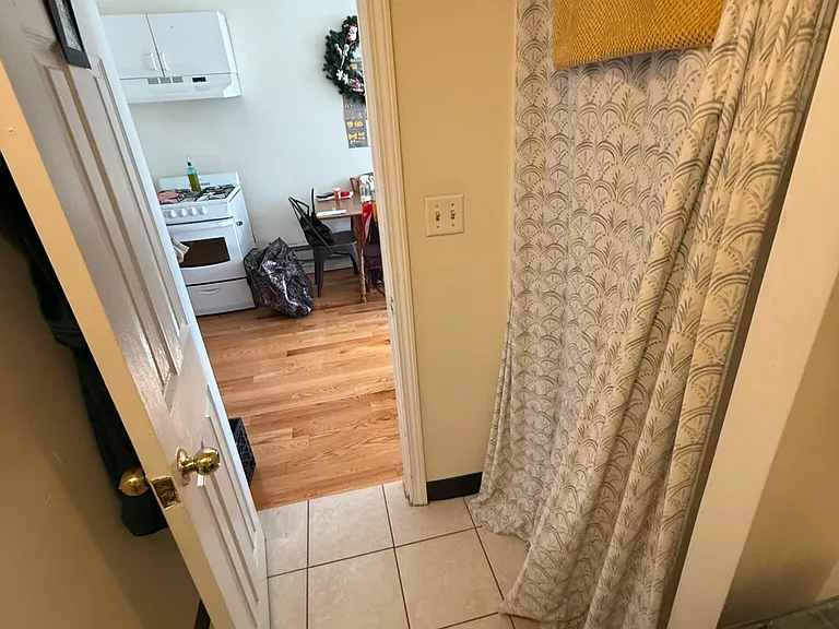 37 Cooper St #3A — Photo 8
