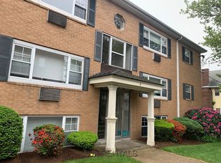 8 Lake St APT 8, Arlington, MA 02474