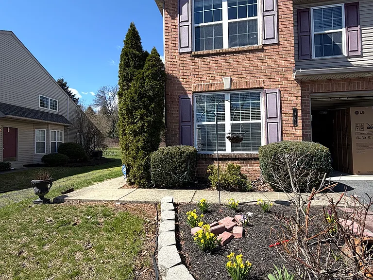 1209 Cross Creek Dr — Photo 5