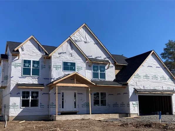 5716 Dorothy Cir, Clarence Center, NY 14032