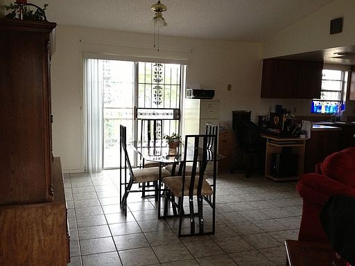 2nd image of 815 Aspenwood Cir