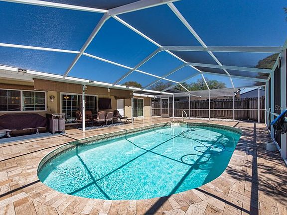 3rd image of 7130 Isle Dr