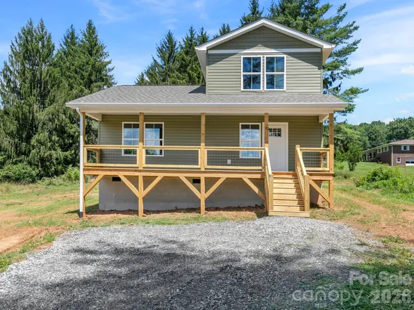 22 Roberts Dr, Candler, NC 28715