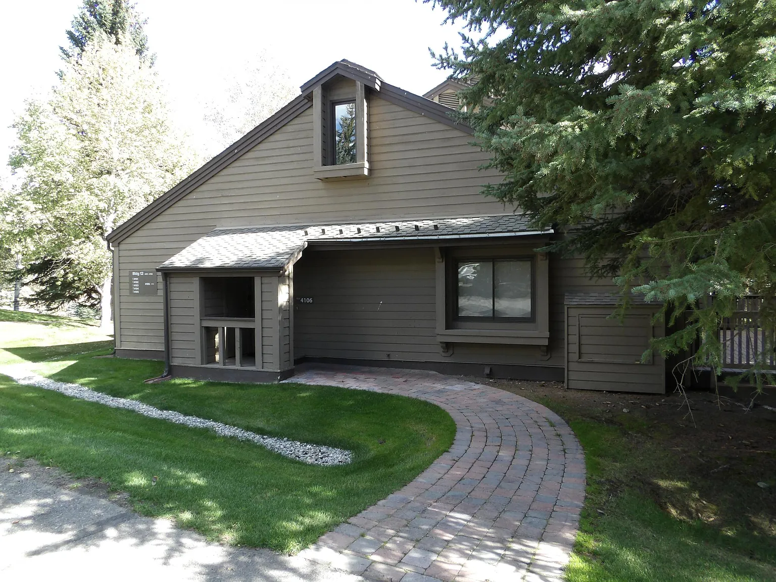 3 bed, 1440 sqft, $8,000 — Photo 3