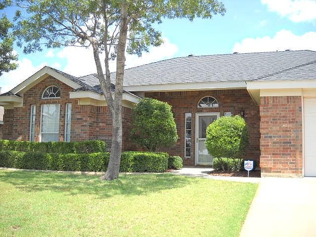 1st image of 6417 Twin Oaks Dr