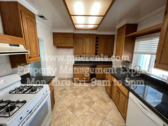 1759 Middlefield Ave — Photo 15