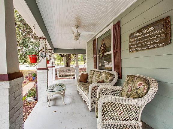 4th image of 805 Ector St
