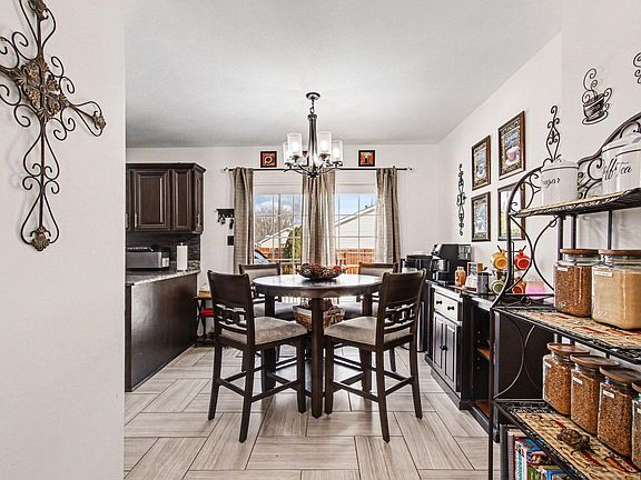 5th image of 6386 Michael Dr