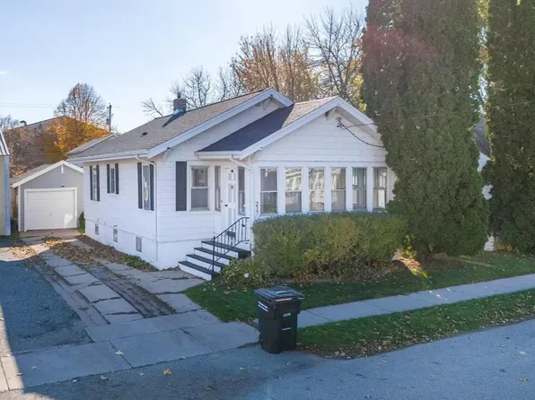 217 W 7th Ave, Oshkosh, WI 54902