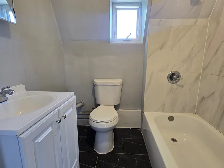 9 Kenmore Ave #3A — Photo 4