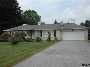 225 Manor Rd, Red Lion, PA 17356