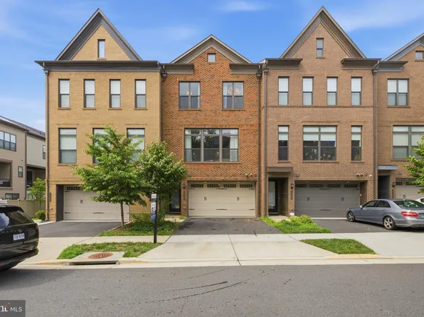 12264 Sweet Willow Ln, Fairfax, VA 22030