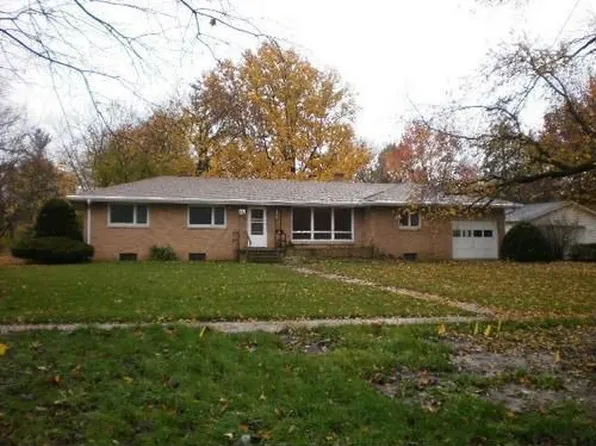 211 S Poplar St, Onarga, IL 60955