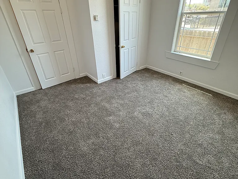 129 Maple Ave — Photo 5