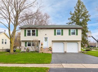 2 Tallwood Dr, Hilton, NY 14468