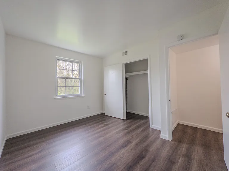Whiteland Ave Apartments — Photo 2