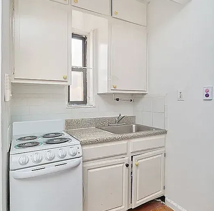2nd image of 100 Lexington Ave #3F