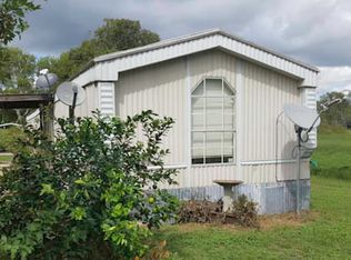 102 W Austin Ave, Seadrift, TX 77983