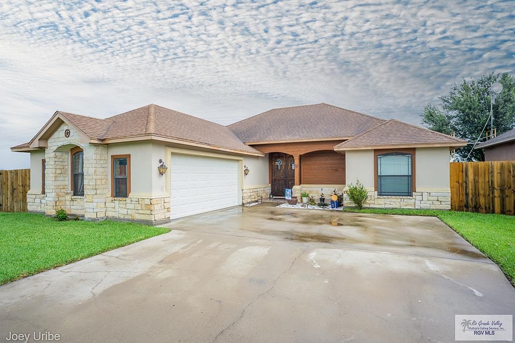 814 Hawthorne Ln Harlingen Tx 78550 Zillow [ 682 x 1024 Pixel ]