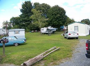 2nd image of 204 Emmett St #B