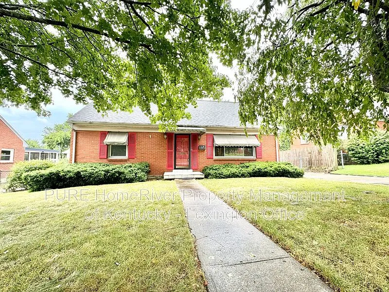 4 bed, 2.0 bath, 1742 sqft, $1,995 — Photo 2