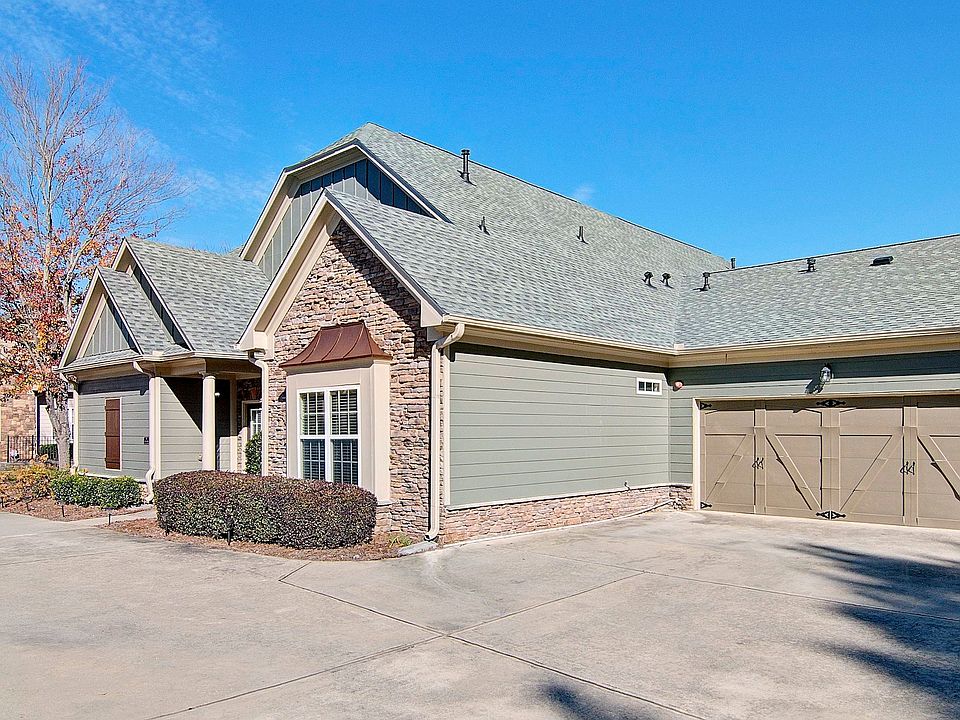 1st image of 121 Glens Dr
