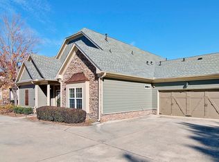 121 Glens Dr, Woodstock, GA