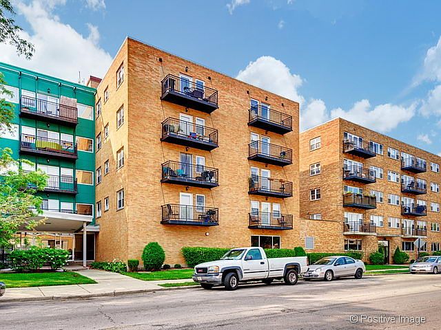 1st image of 2501 W Bryn Mawr Ave APT 307