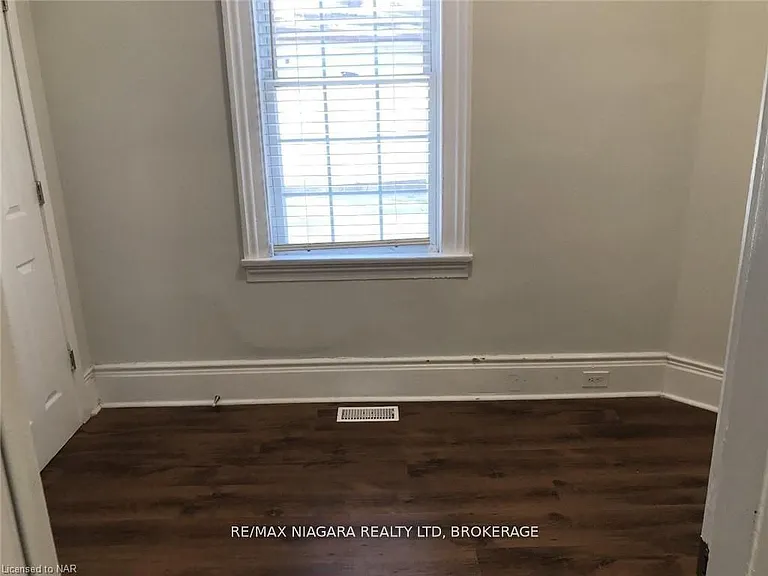 3 Greenlaw Pl #MAIN FLOOR — Photo 8