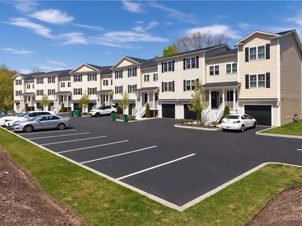 3800 Post Rd #9, Warwick, RI 02886