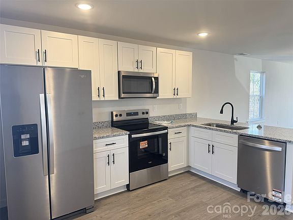 5th image of 424 2nd St SW