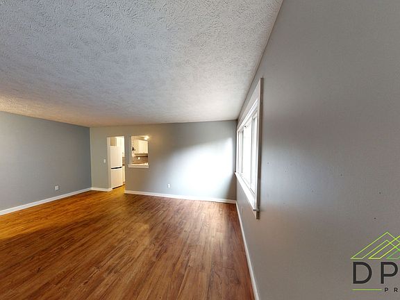 5th image of 326 E Hillsdale St #6