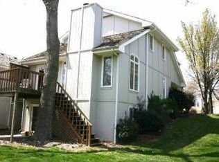 519 NW Timberbrooke Dr, Lees Summit, MO 64081