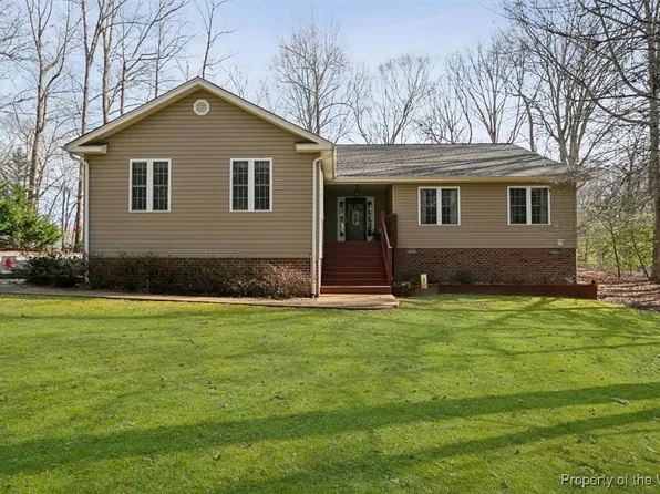 9803 Spring Branch Dr N, Gloucester, VA 23061