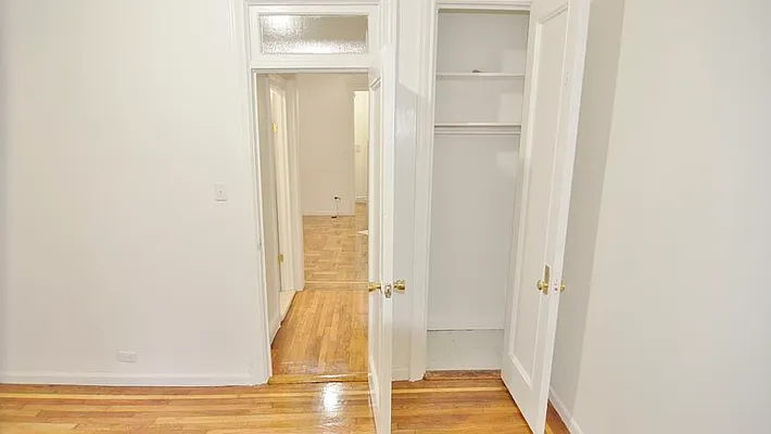 Rented by Park Property Advisors | media 3