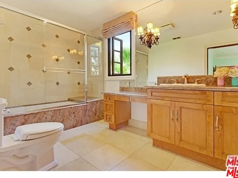 725 N Foothill Rd — Photo 31