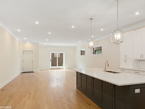 2nd image of 3122 N Clybourn Ave #1S
