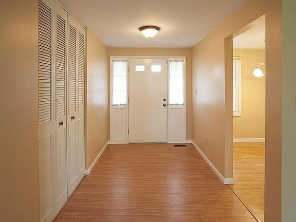 2nd image of 4961 Appleridge Ct