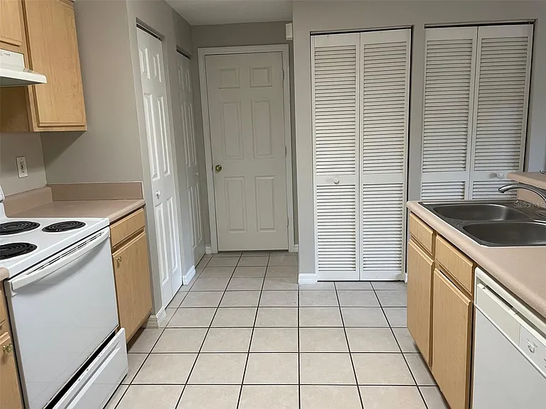 10831 Windsor Walk Dr #1302 — Photo 3