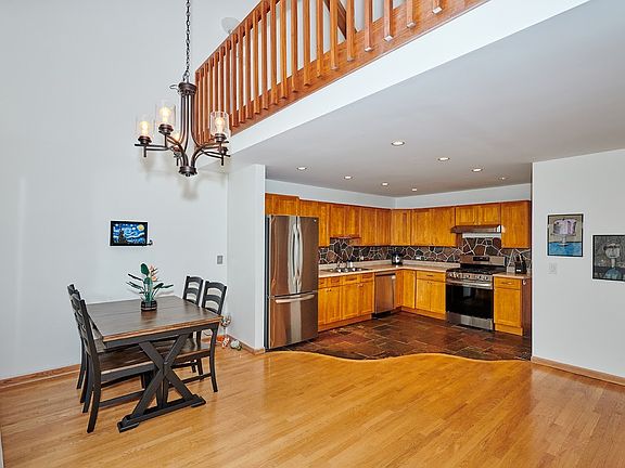 5th image of 804 Country Ln #804